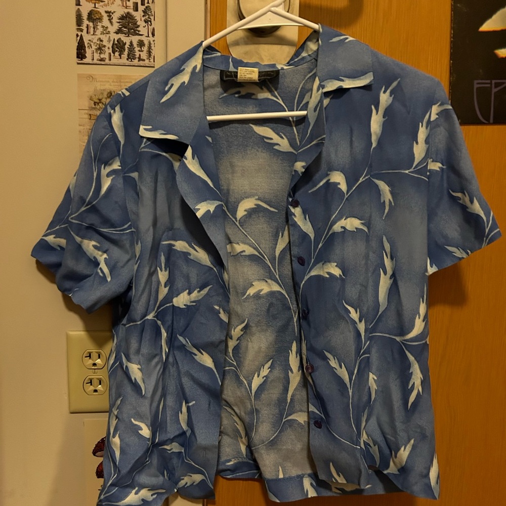 Fun Button-Up! - Picture 3 of 4